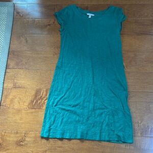 Banana Republic green tshirt dress size medium.